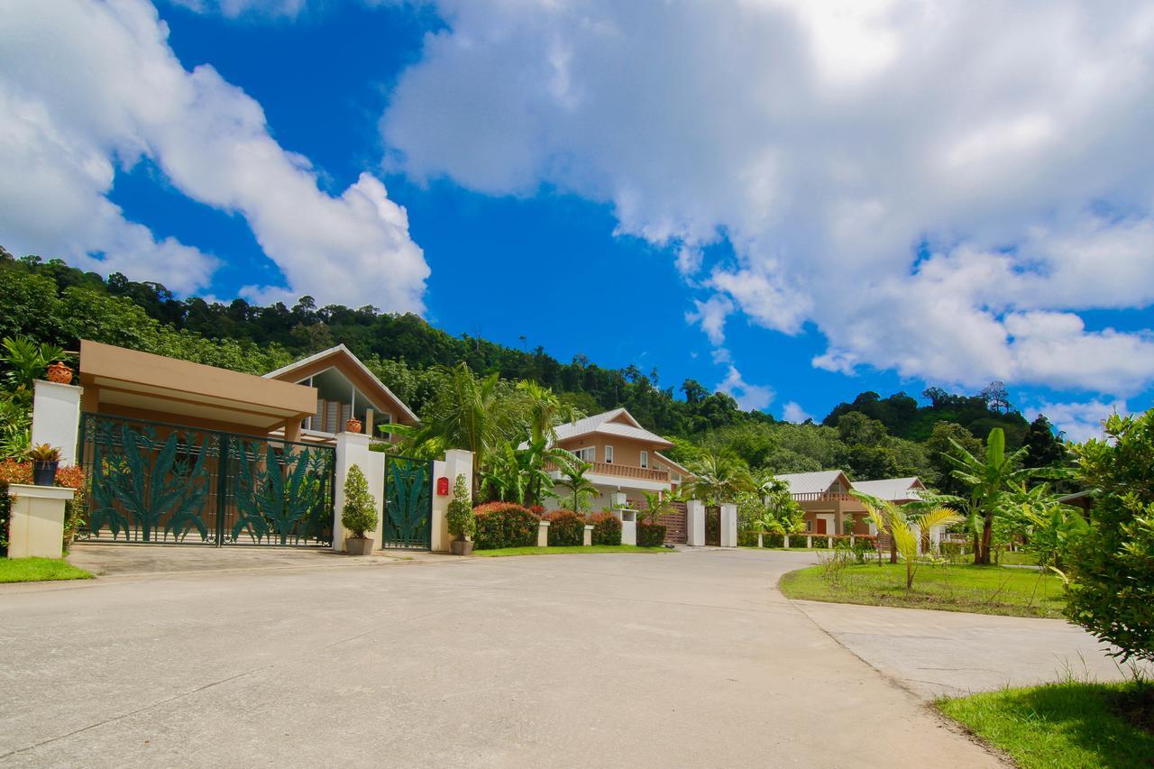 Thelifeco Wellbeing Phuket Detox Center And Vegan Hotel - Sha Plus Nai Thon Beach Exterior photo